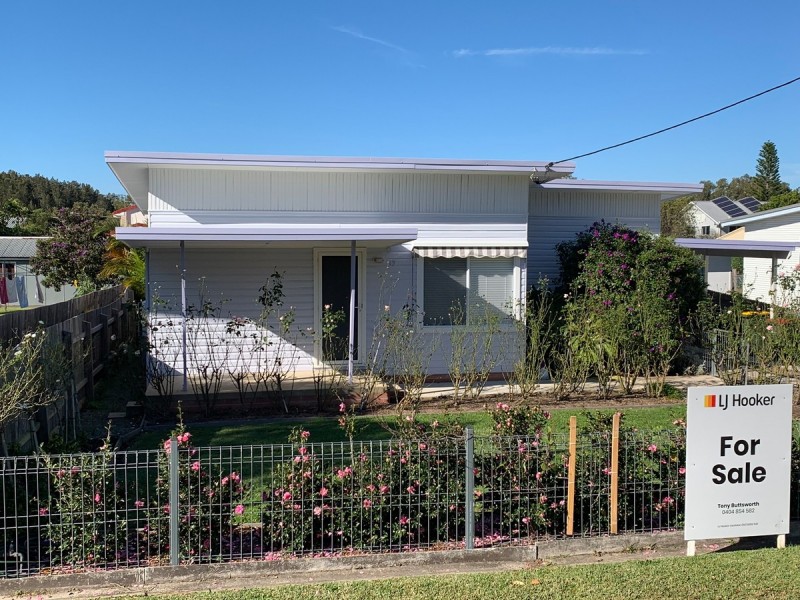 19 Lake Street, Laurieton NSW 2443