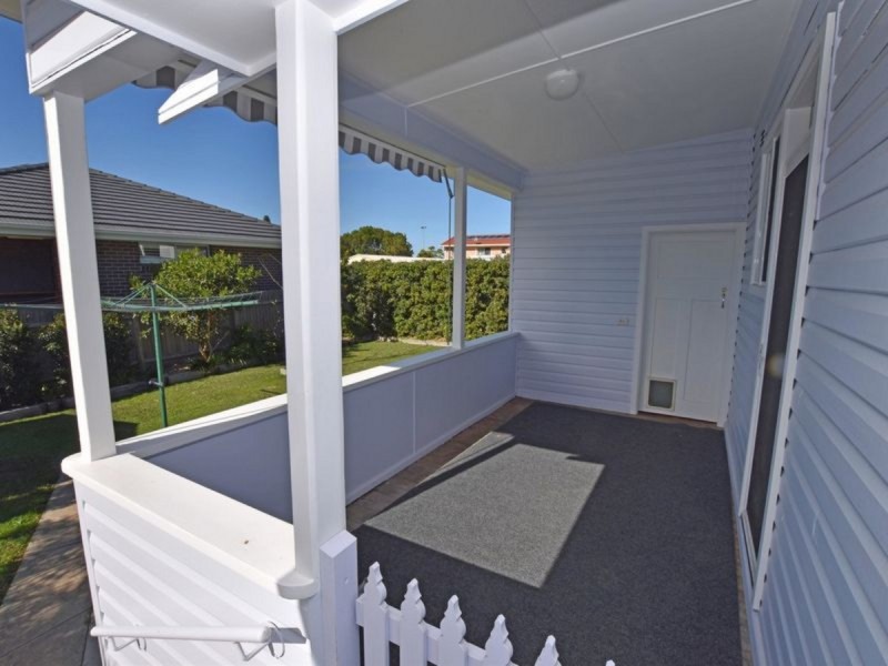 19 Lake Street, Laurieton NSW 2443