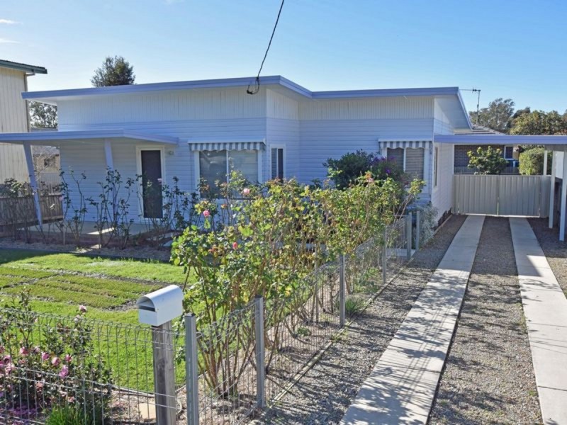 19 Lake Street, Laurieton NSW 2443