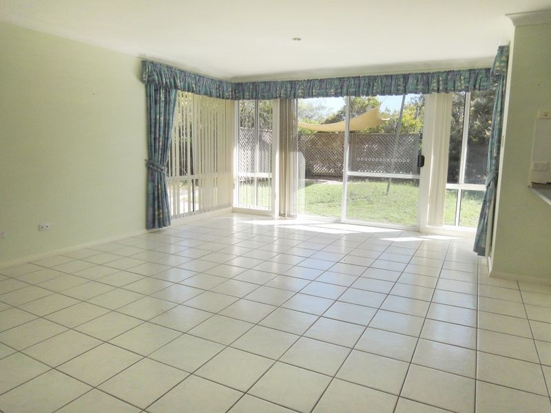 2 Iluka Way, Dunbogan NSW 2443