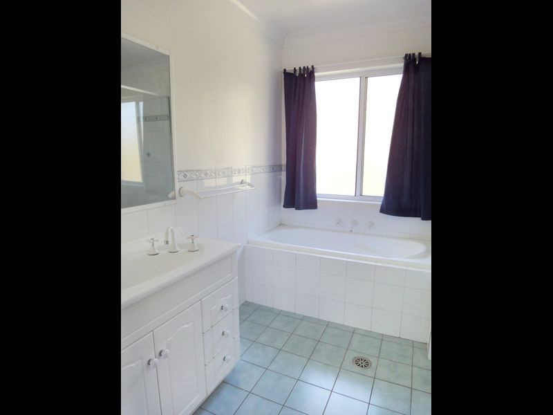 2 Iluka Way, Dunbogan NSW 2443