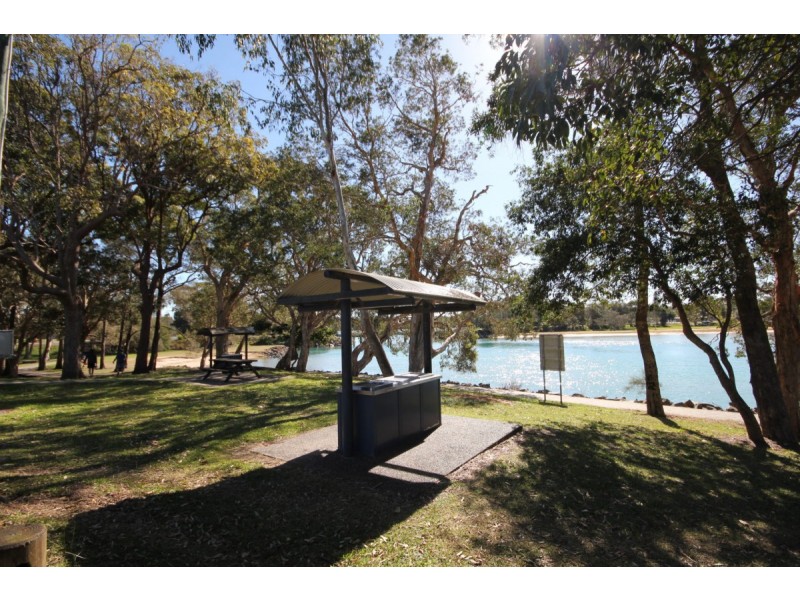 3/18 Aqua Crescent, Lake Cathie NSW 2445