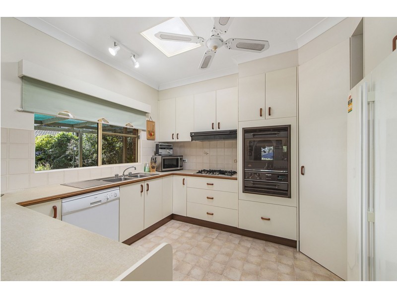 8 Lakeview Crescent, West Haven NSW 2443