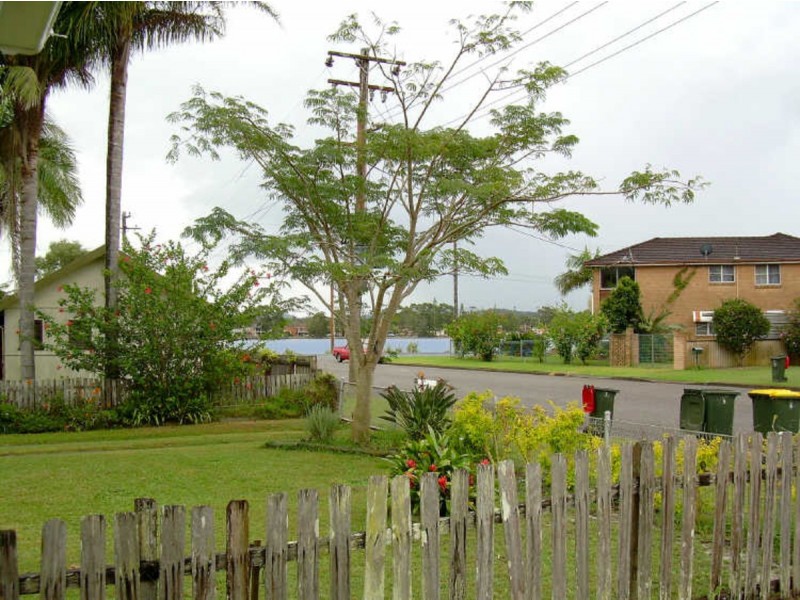 4 Bell Street, Dunbogan NSW 2443