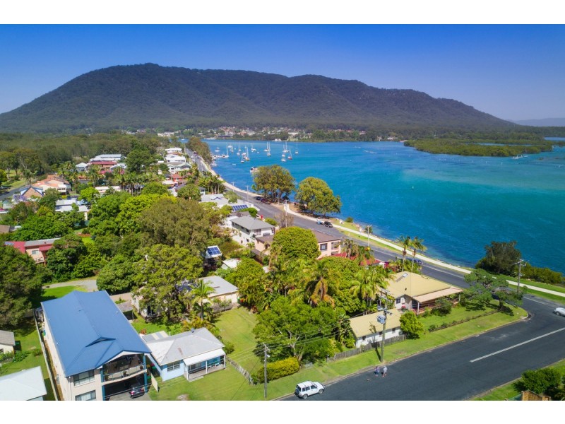 4 Bell Street, Dunbogan NSW 2443