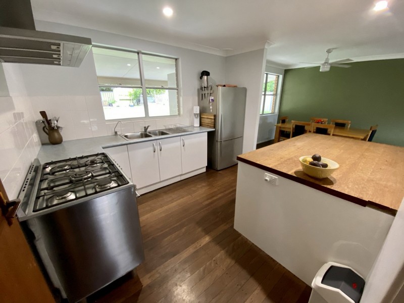 394 Ocean Drive, Laurieton NSW 2443