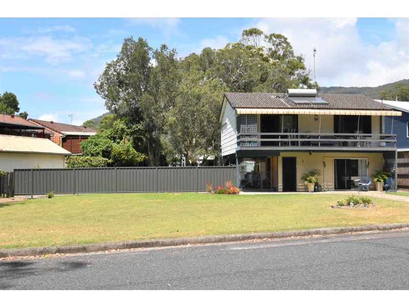 2 Haven Circuit, Laurieton NSW 2443