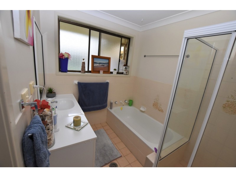 16 Honeysuckle Avenue, Lakewood NSW 2443