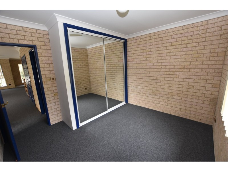 4/5A Gow Place, Laurieton NSW 2443