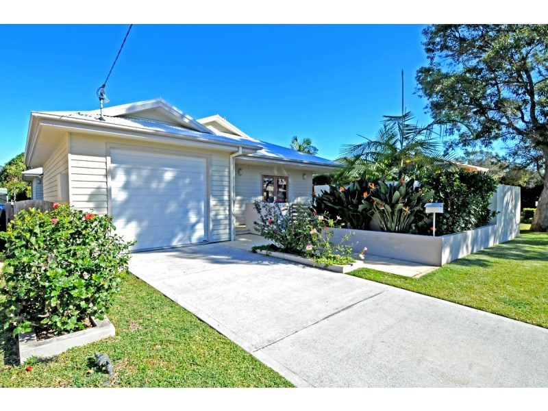 1 Bayside Avenue, North Haven NSW 2443