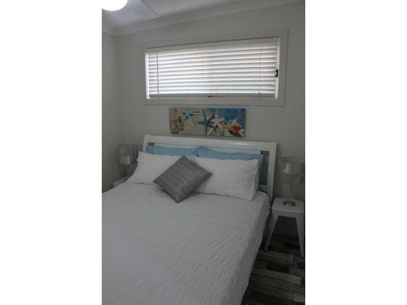 2/1705 Ocean Drive, Lake Cathie NSW 2445