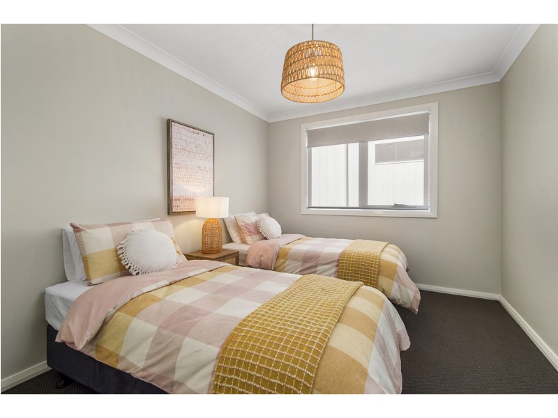 15 Marine Parade, Lake Cathie NSW 2445