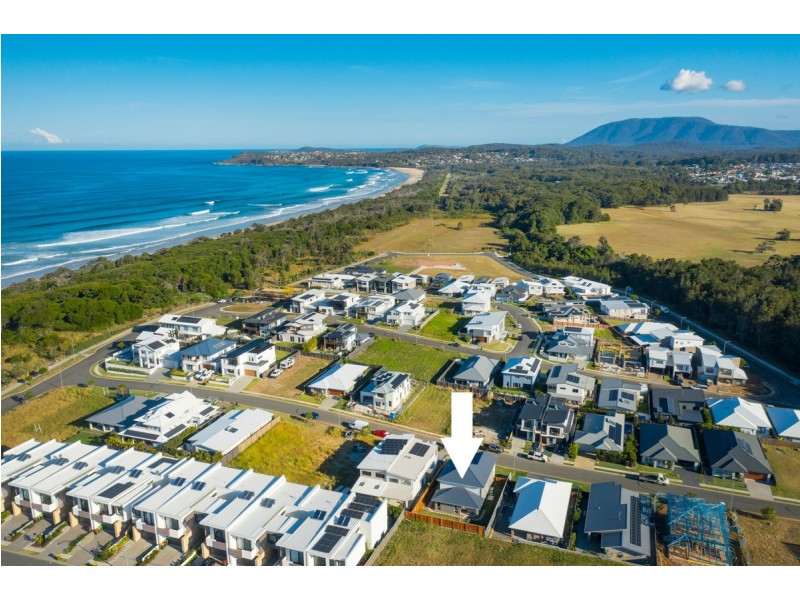 15 Marine Parade, Lake Cathie NSW 2445