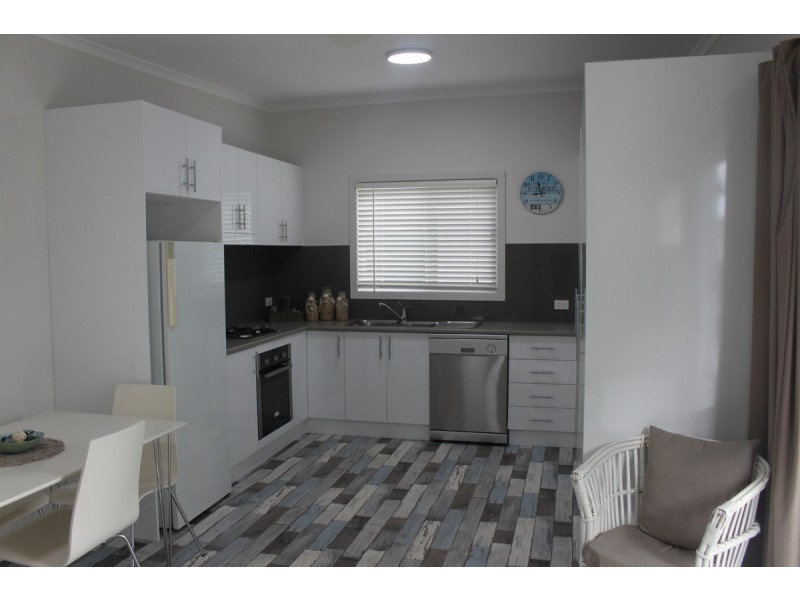 1705 Ocean Drive, Lake Cathie NSW 2445