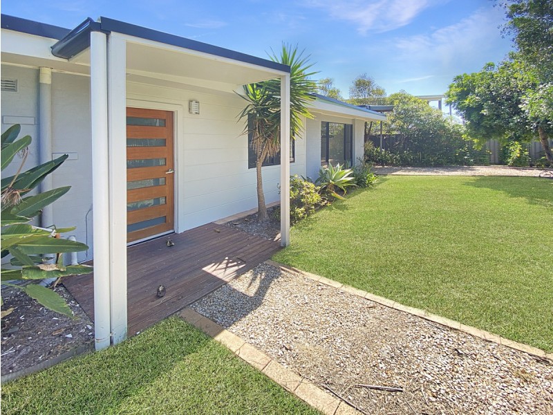 1707 Ocean Drive, Lake Cathie NSW 2445