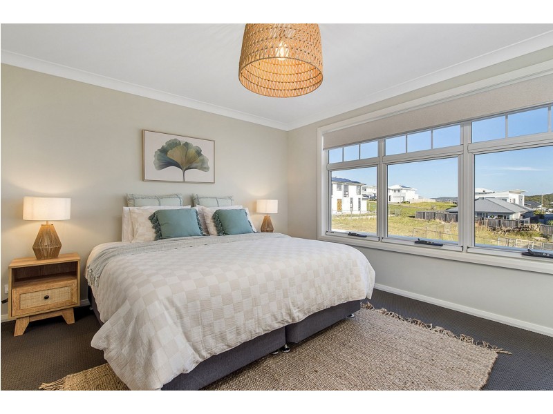 15 Marine Parade, Lake Cathie NSW 2445
