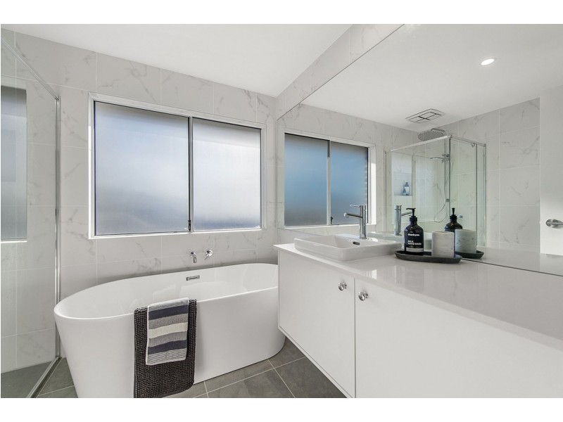 15 Marine Parade, Lake Cathie NSW 2445