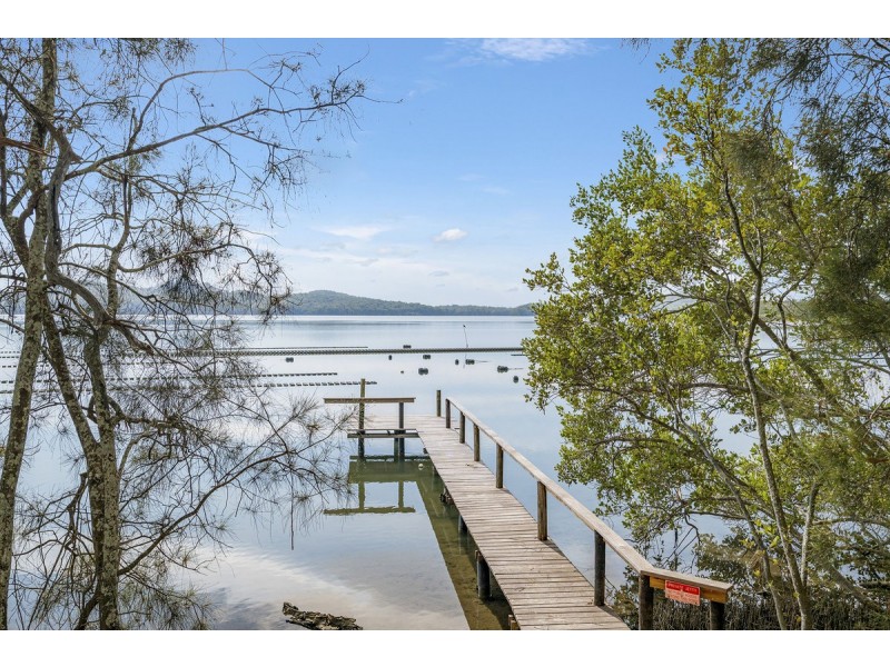 21 Lakeview Crescent, West Haven NSW 2443