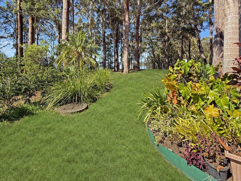 10 Lakeview Crescent, West Haven NSW 2443