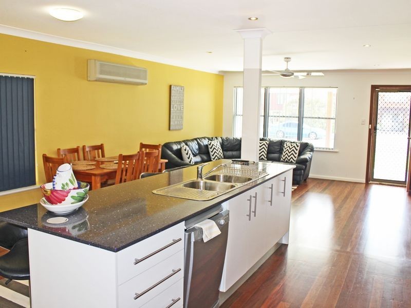 8 Cook Street, North Haven NSW 2443