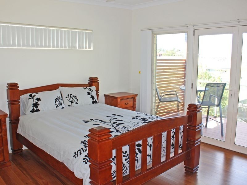 8 Cook Street, North Haven NSW 2443