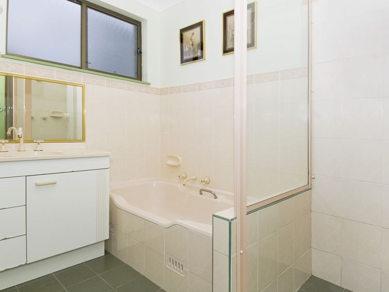 22 Bergalia Crescent, Dunbogan NSW 2443