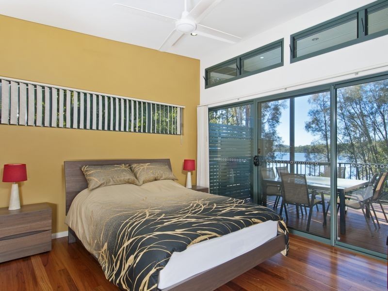 393 Ocean Drive, Laurieton NSW 2443