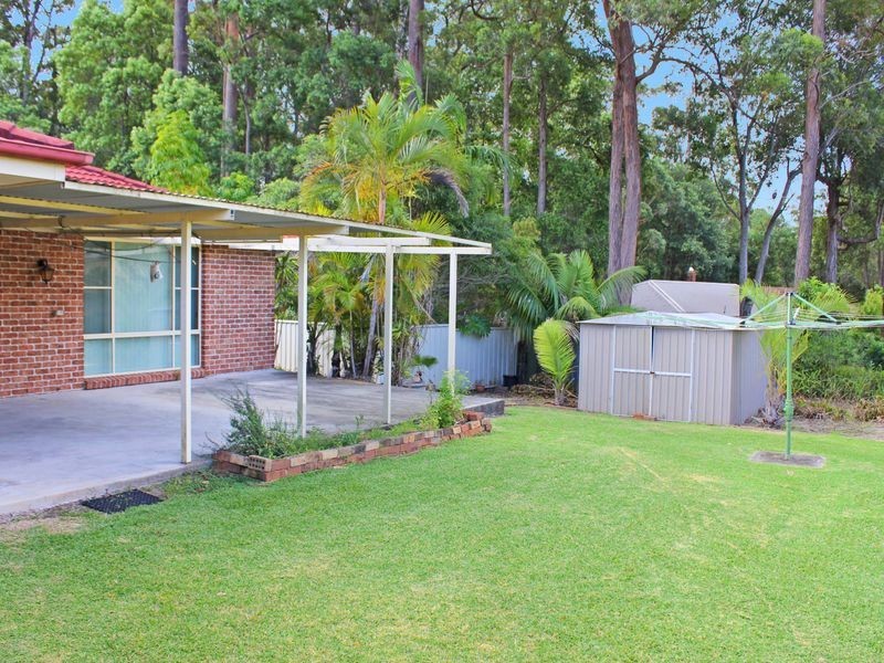 8 Woolybutt Place, Laurieton NSW 2443