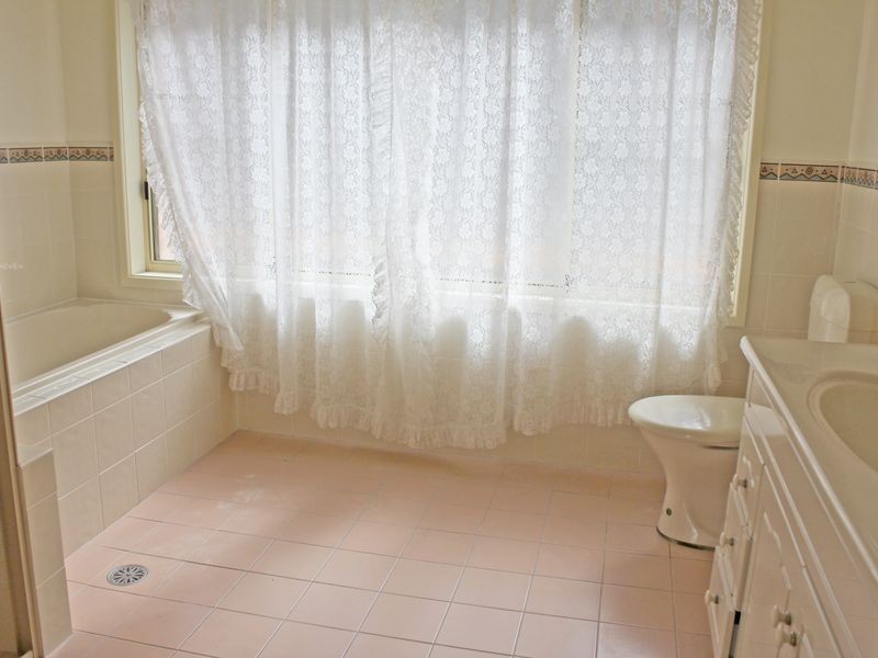 8 Woolybutt Place, Laurieton NSW 2443