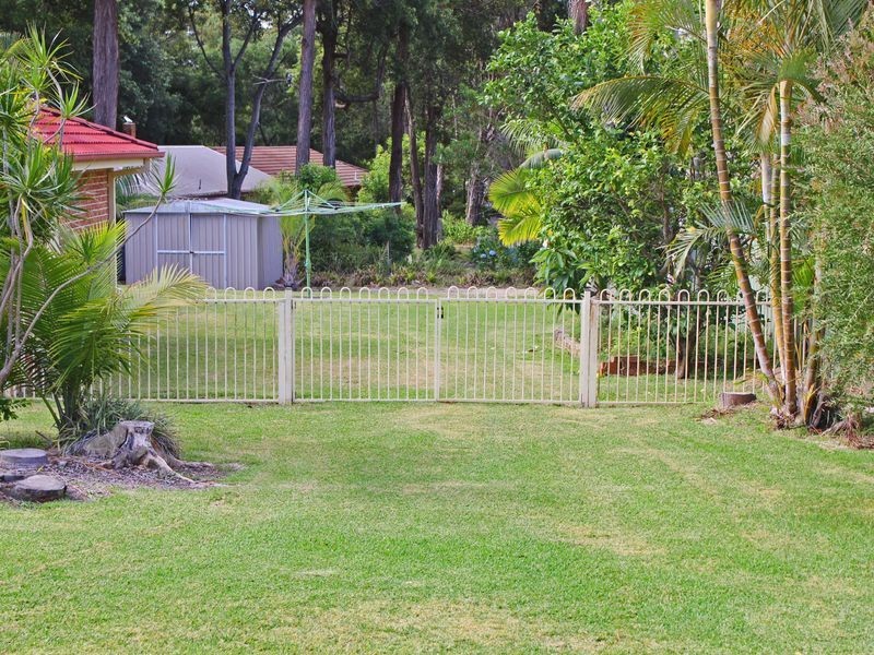 8 Woolybutt Place, Laurieton NSW 2443