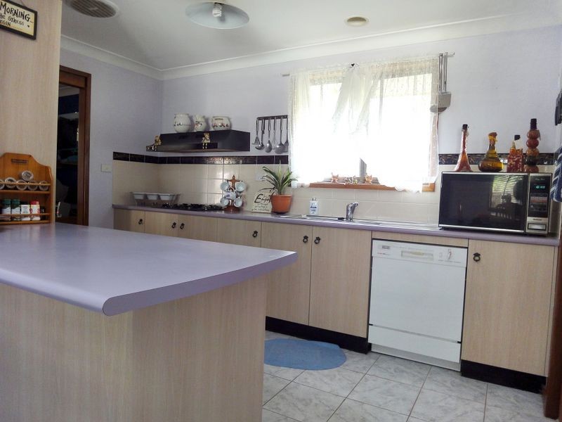 8 Phillip Close, Laurieton NSW 2443