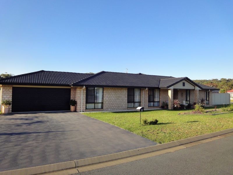 2 Alexander Close, Dunbogan NSW 2443