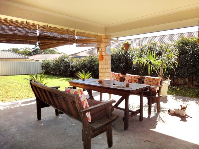 2 Alexander Close, Dunbogan NSW 2443