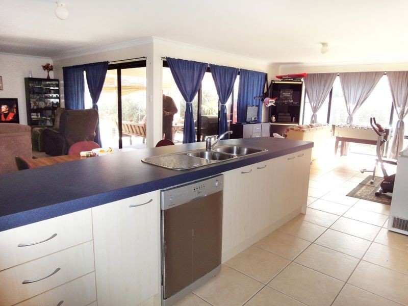 2 Alexander Close, Dunbogan NSW 2443