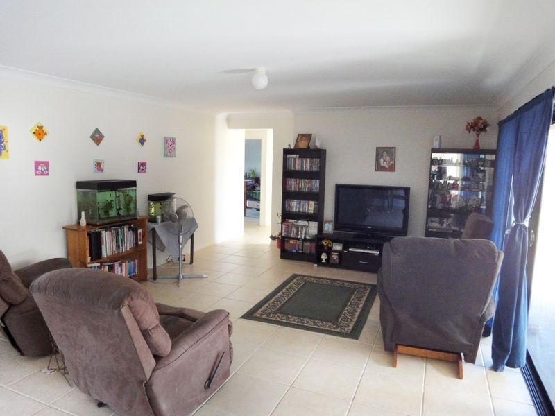 2 Alexander Close, Dunbogan NSW 2443