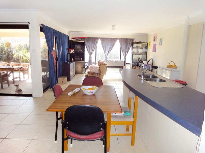 2 Alexander Close, Dunbogan NSW 2443