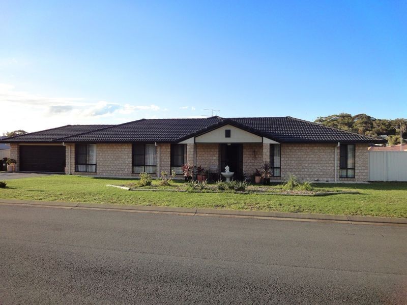2 Alexander Close, Dunbogan NSW 2443