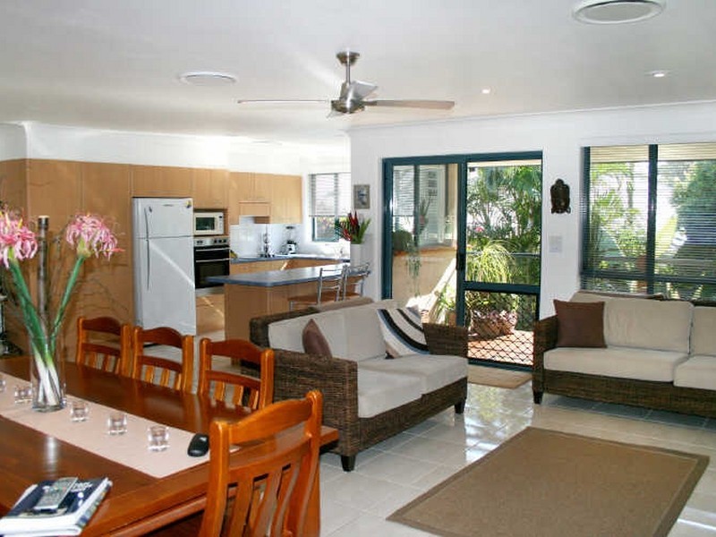 2 Tallarook Close, Dunbogan NSW 2443