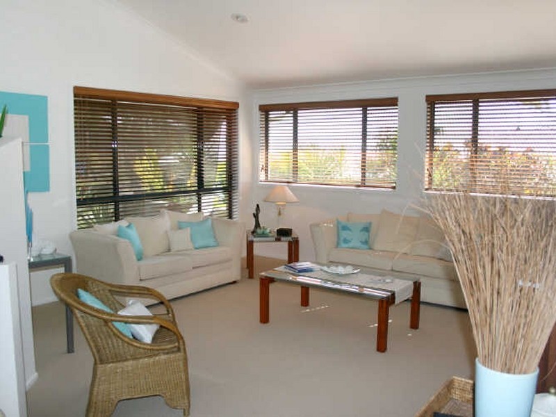 2 Tallarook Close, Dunbogan NSW 2443