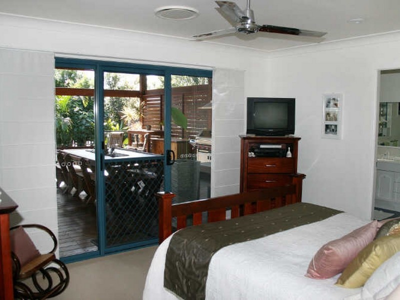 2 Tallarook Close, Dunbogan NSW 2443