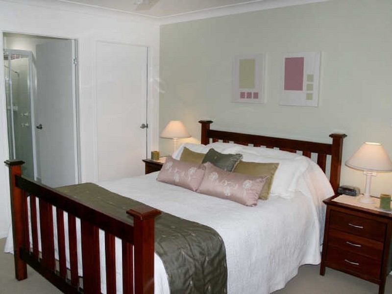 2 Tallarook Close, Dunbogan NSW 2443