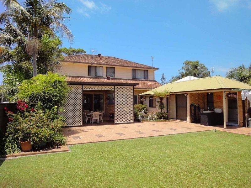 569 Ocean Drive, North Haven NSW 2443
