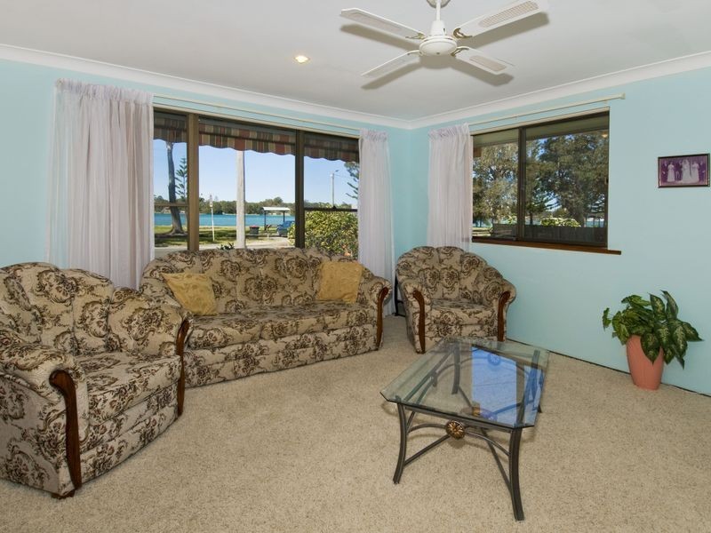 579 Ocean Drive, North Haven NSW 2443