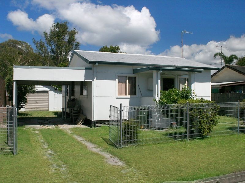 8 George Street, Laurieton NSW 2443