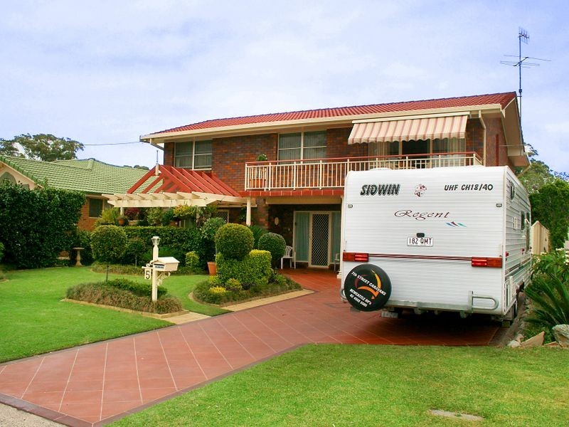 5 Bayside Avenue, North Haven NSW 2443