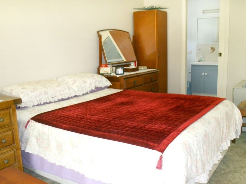 6 Cook Close, Laurieton NSW 2443