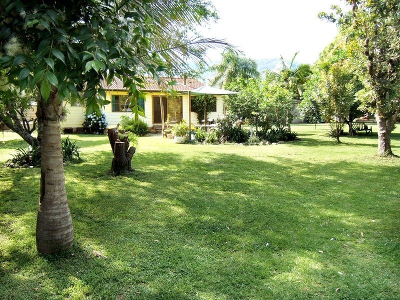 9 Wharf Road, Johns River NSW 2443