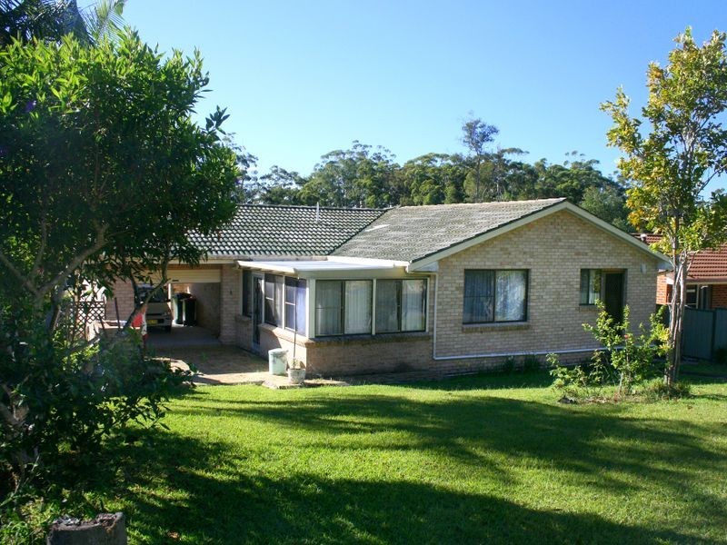 15 Elouera Place, Laurieton NSW 2443