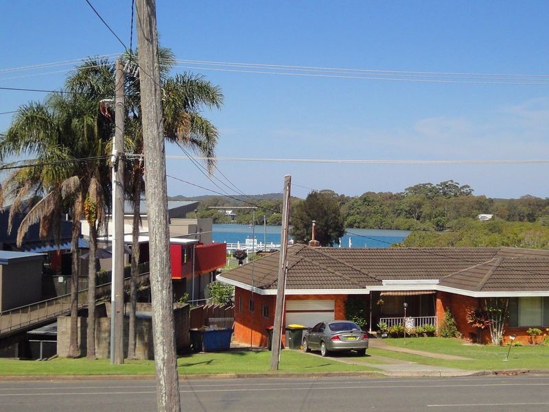 6 Lake Street, Laurieton NSW 2443
