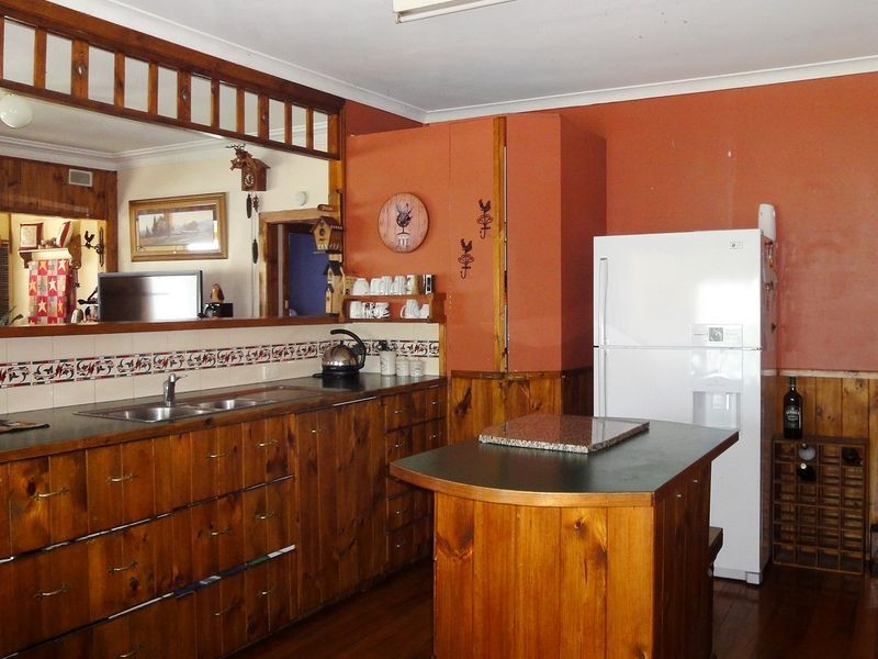 6 Lake Street, Laurieton NSW 2443